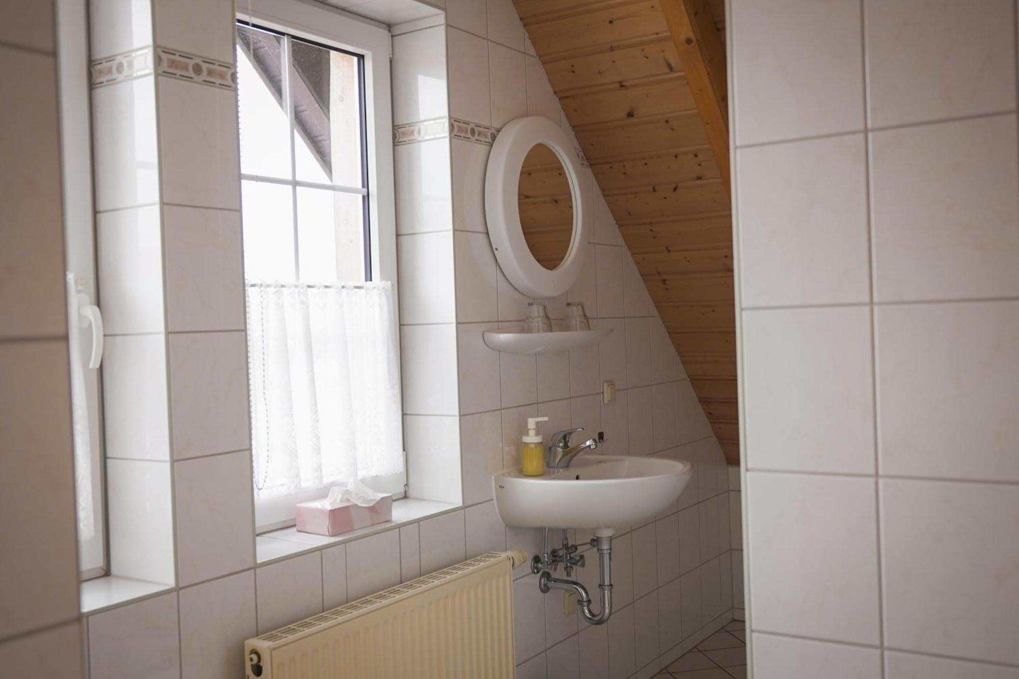 B&B Talstation Ferienwohnung Fuer 2 Personen Horselberg-Hainich Exterior photo